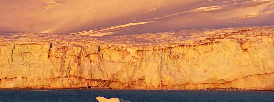 Cruceros al Círculo Polar Antártico en avión y barco, visitando Ushuaia, Punta Hannah, las Islas Orne el anal Lemaine, Isla de Danko, Isla de Cuverville, Isla Petermann, Isla Pleneau atravesando el Pasaje de Drake y la Antártida.