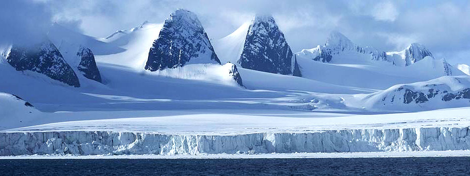 Cruceros de lujo al Océano Ártico, visitando 90º Norte, Franz Josef Land y más disfrutando de espectaculares paisajes e icebergs
